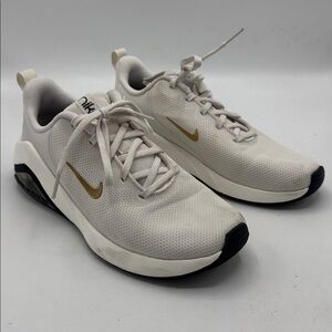 NIKE AIR ZOOM BELLA 7